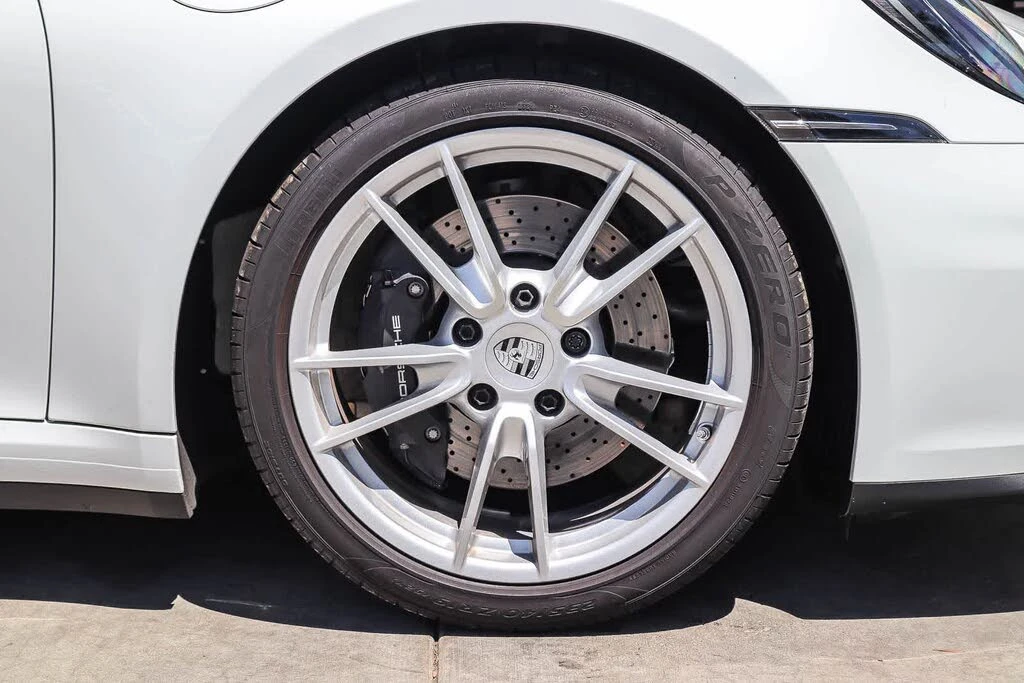 2025 Porsche 992 Carrera - Image 9 of 27