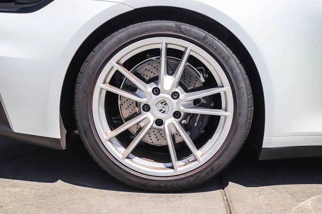 2025 Porsche 992 Carrera - Image 8 of 27