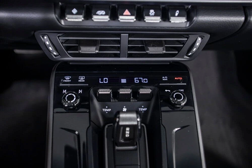 2025 Porsche 992 Carrera - Image 29 of 31