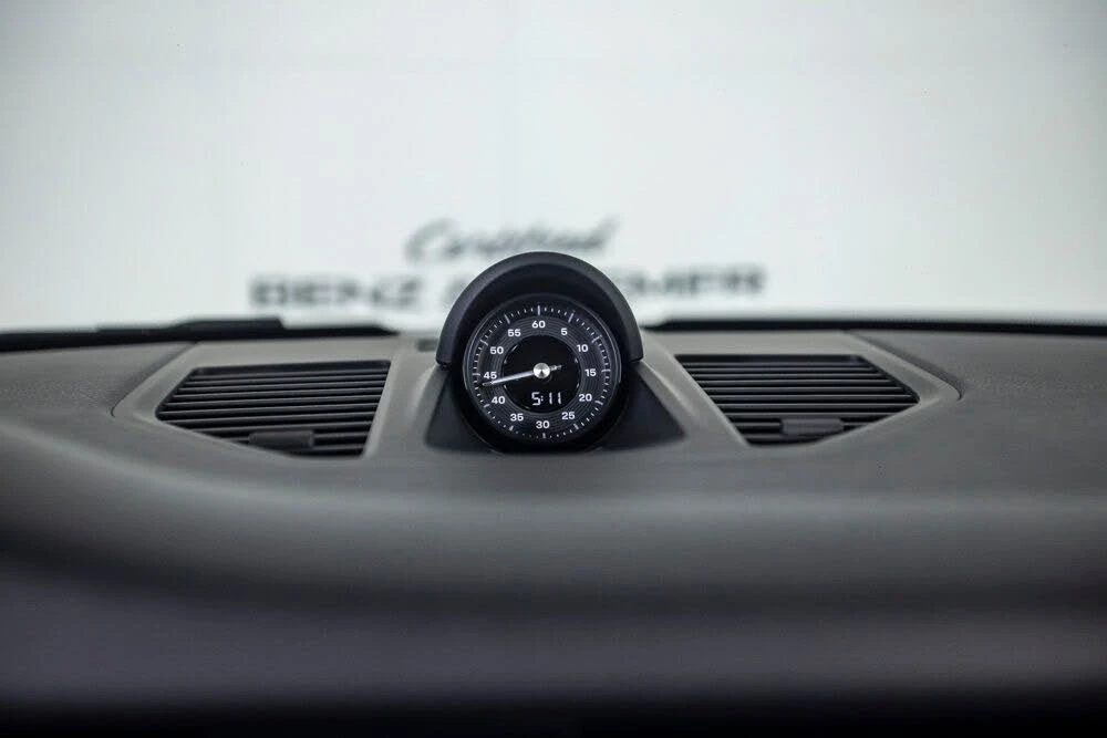 2025 Porsche 992 Carrera - Image 16 of 31