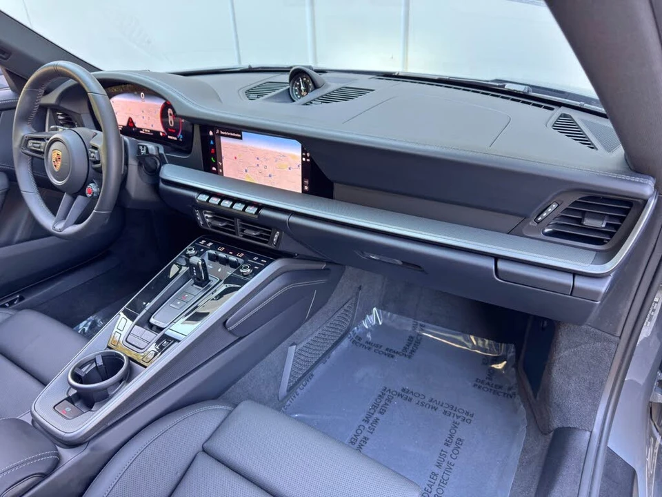 2025 Porsche 992 Carrera - Image 14 of 31