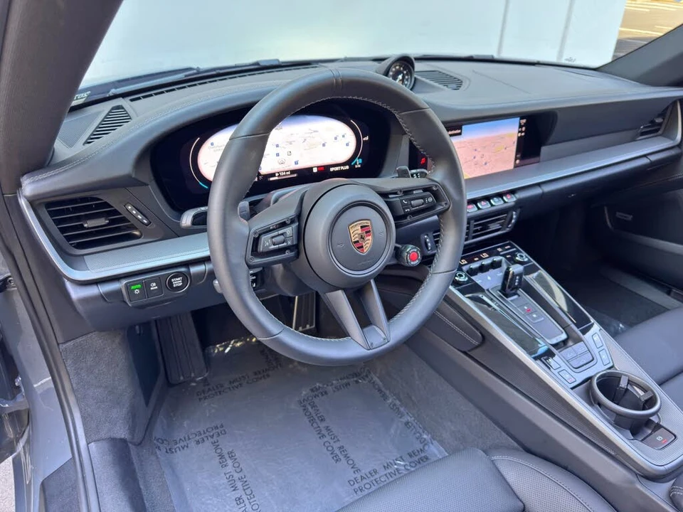 2025 Porsche 992 Carrera - Image 13 of 31