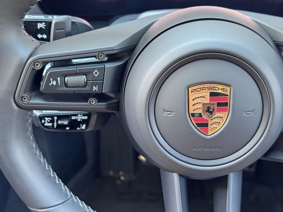 2025 Porsche 992 Carrera - Image 21 of 31