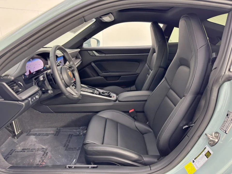 2025 Porsche 992 Carrera - Image 16 of 31