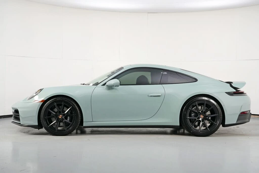 2025 Porsche 992 Carrera - Image 9 of 31