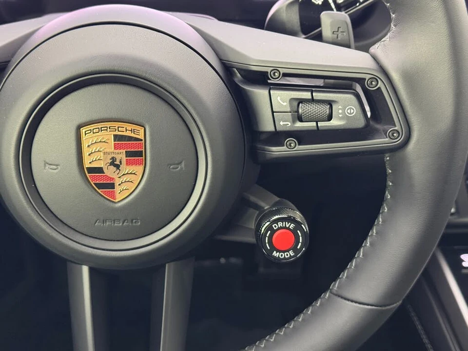2025 Porsche 992 Carrera - Image 22 of 31