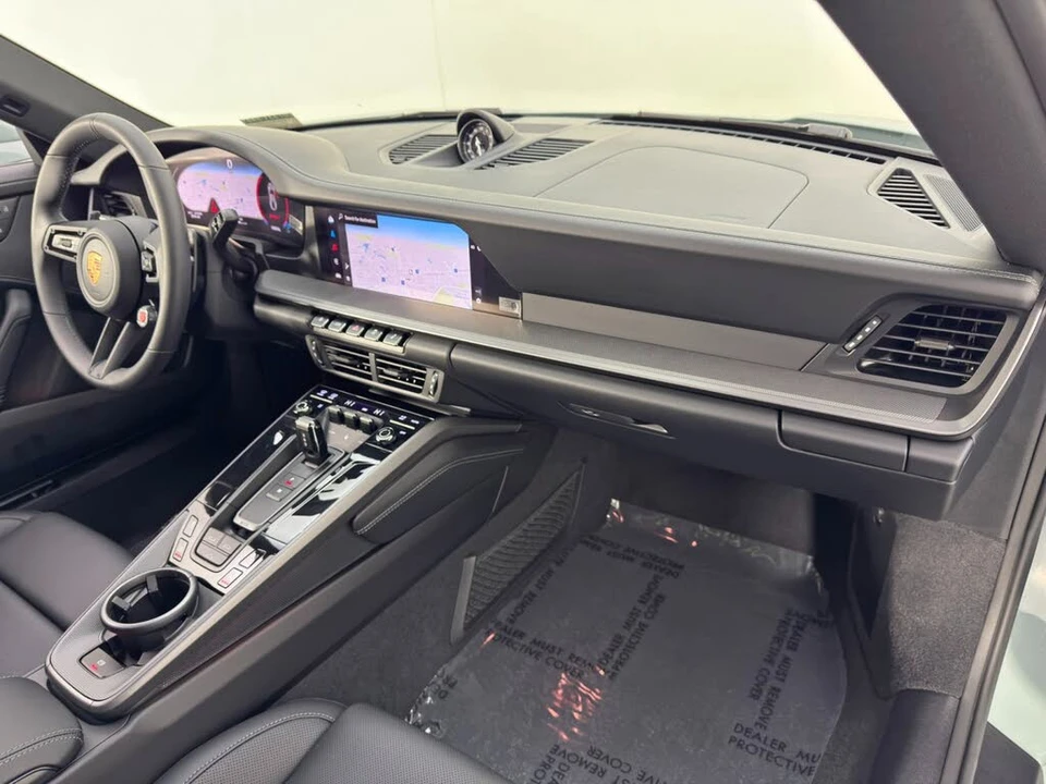 2025 Porsche 992 Carrera - Image 14 of 31