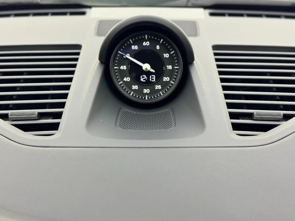 2025 Porsche 992 Carrera - Image 24 of 31