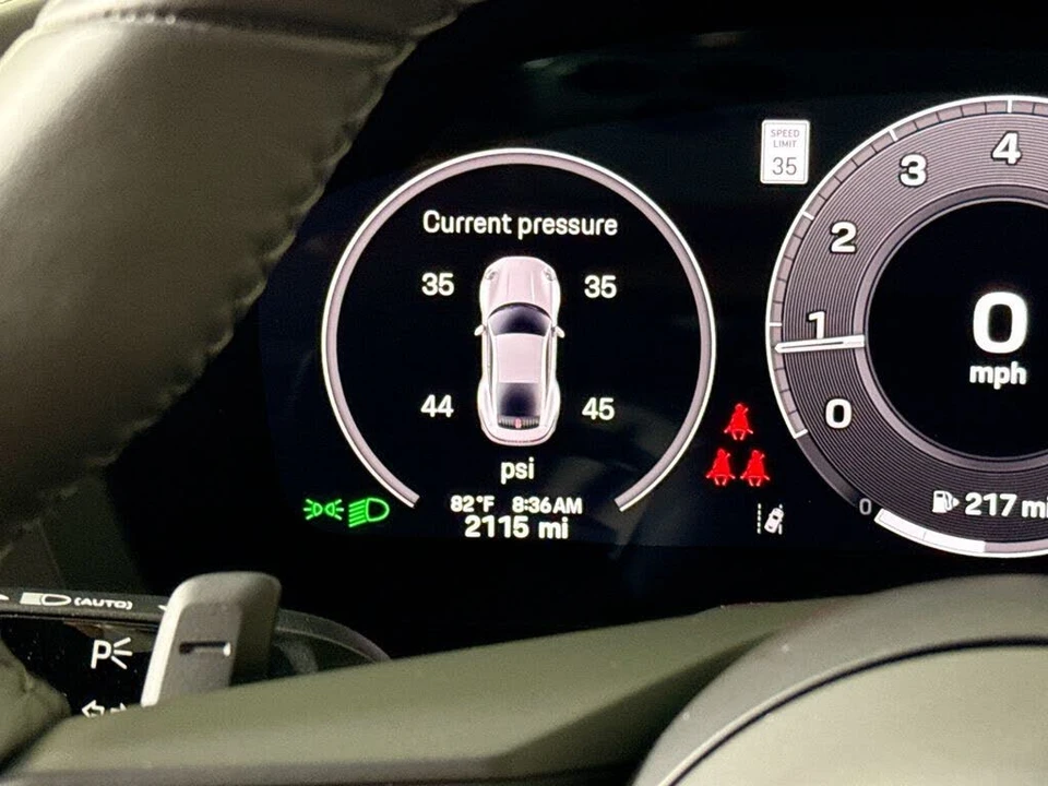 2025 Porsche 992 Carrera - Image 14 of 29