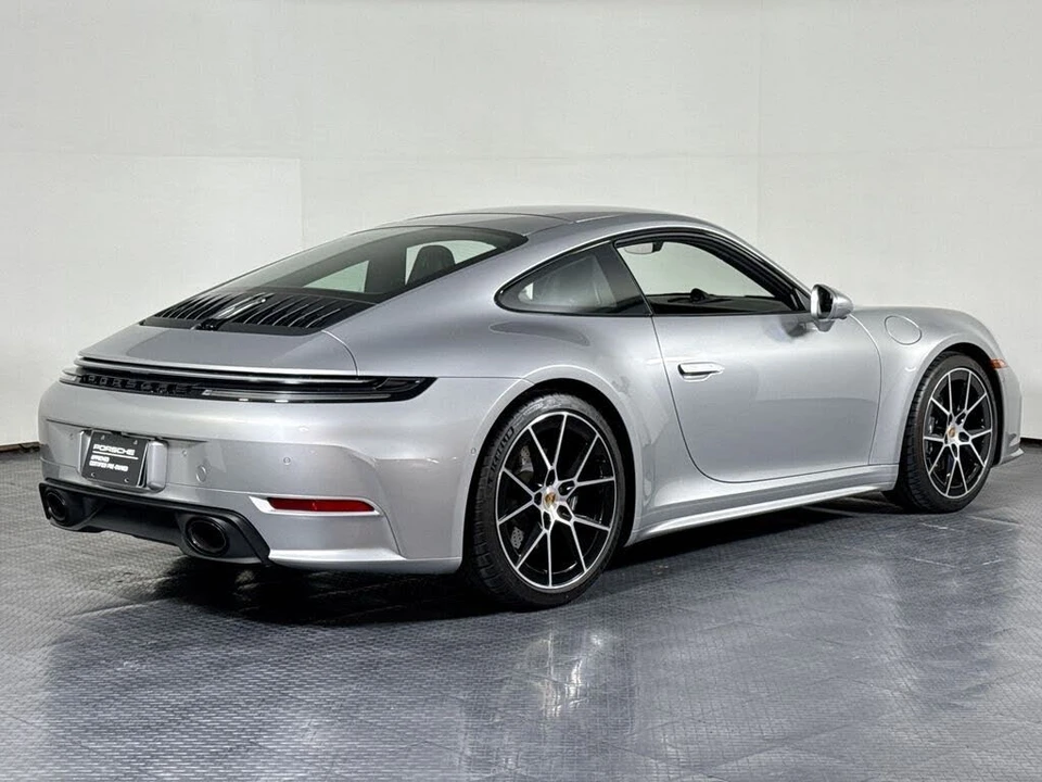 2025 Porsche 992 Carrera - Image 7 of 29