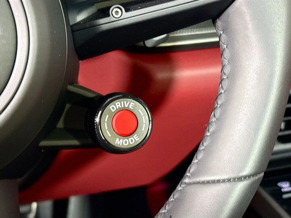 2025 Porsche 992 Carrera - Image 21 of 29