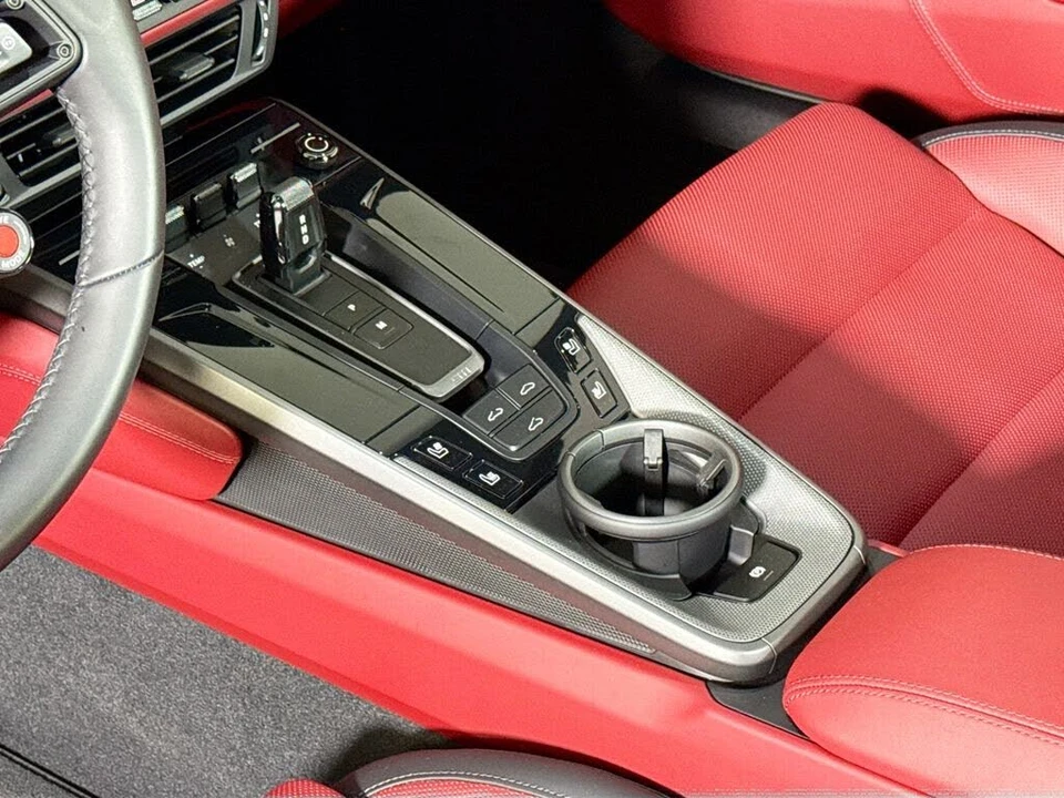 2025 Porsche 992 Carrera - Image 16 of 29