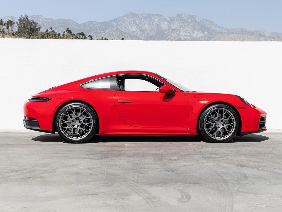 2025 Porsche 992 Carrera - Image 8 of 31