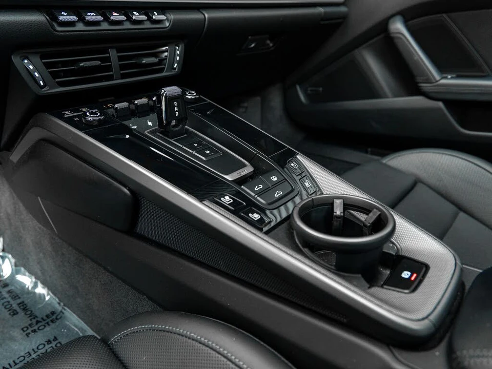 2025 Porsche 992 Carrera - Image 24 of 31