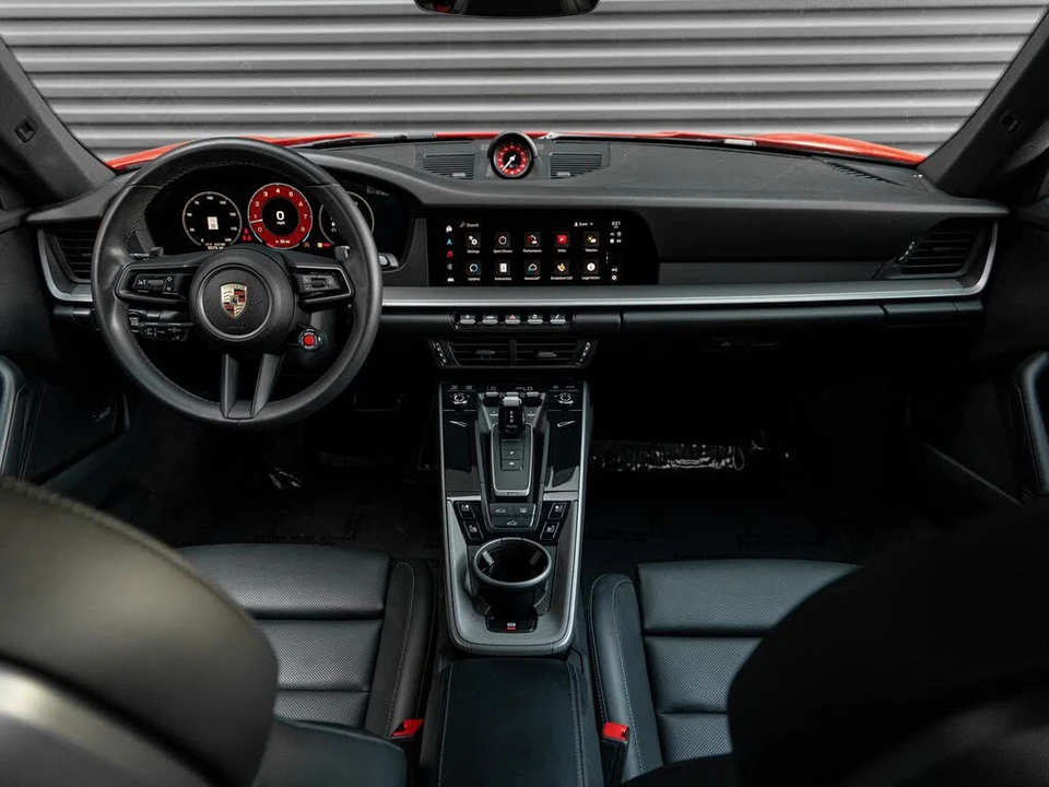 2025 Porsche 992 Carrera - Image 17 of 31