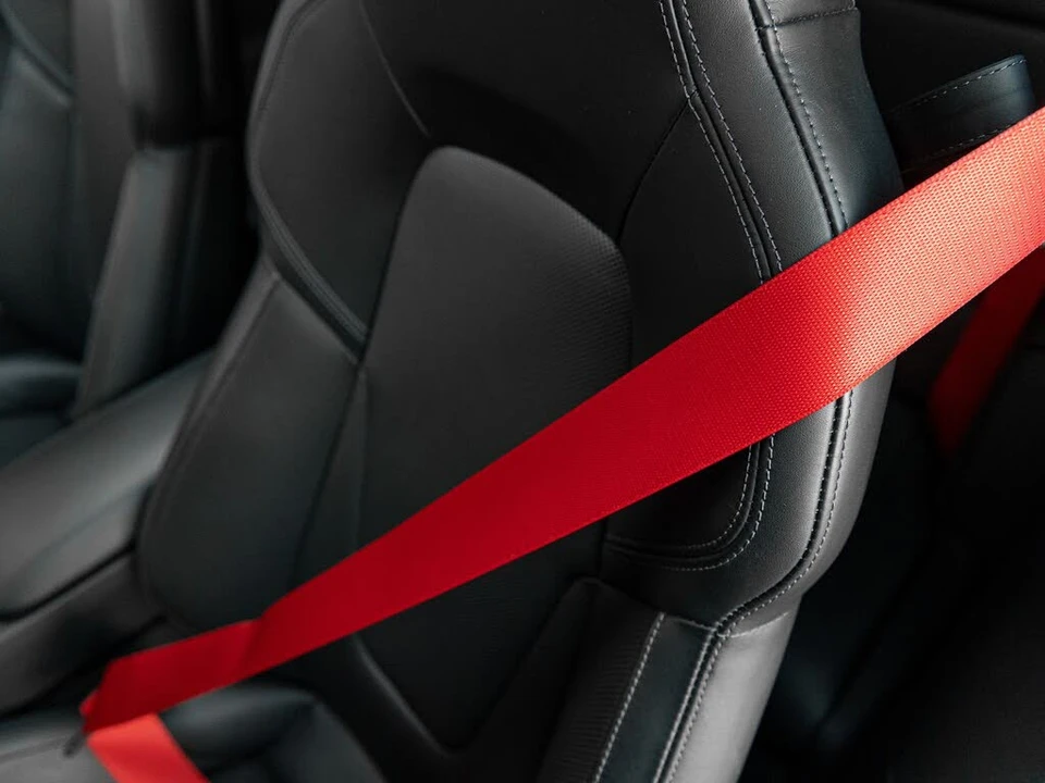 2025 Porsche 992 Carrera - Image 16 of 31