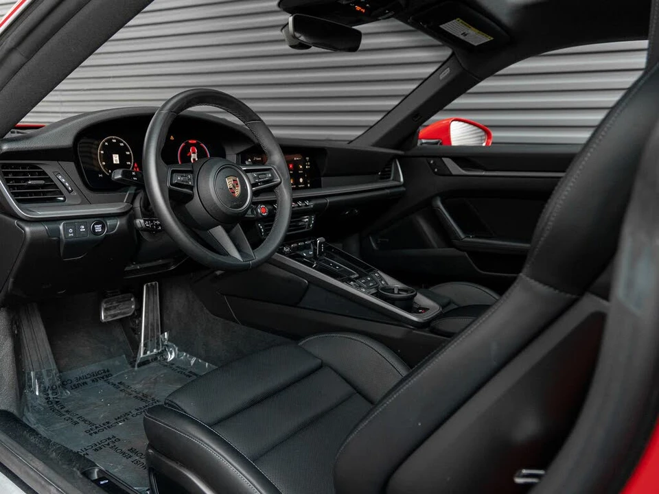 2025 Porsche 992 Carrera - Image 4 of 31