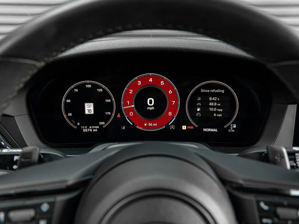 2025 Porsche 992 Carrera - Image 19 of 31