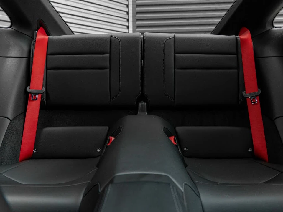 2025 Porsche 992 Carrera - Image 27 of 31
