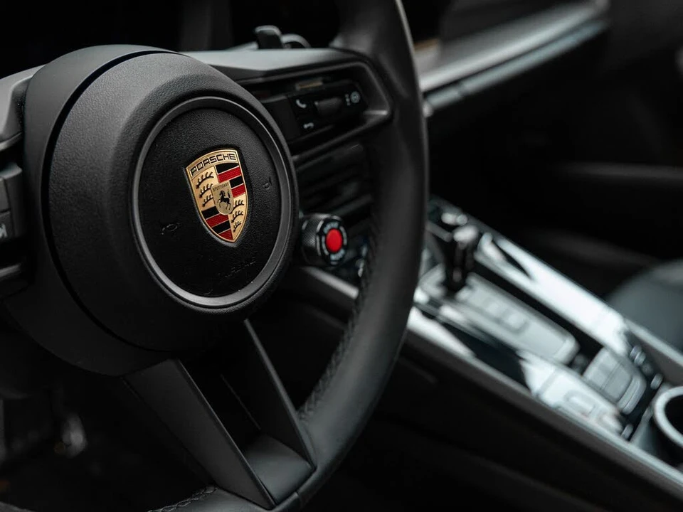 2025 Porsche 992 Carrera - Image 20 of 31