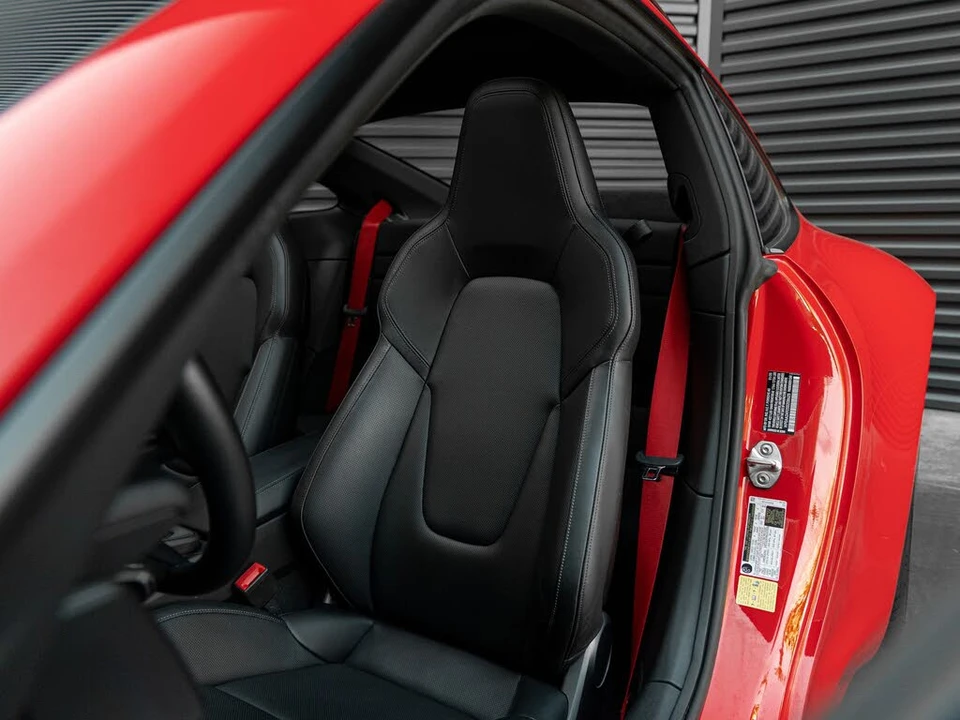 2025 Porsche 992 Carrera - Image 5 of 31