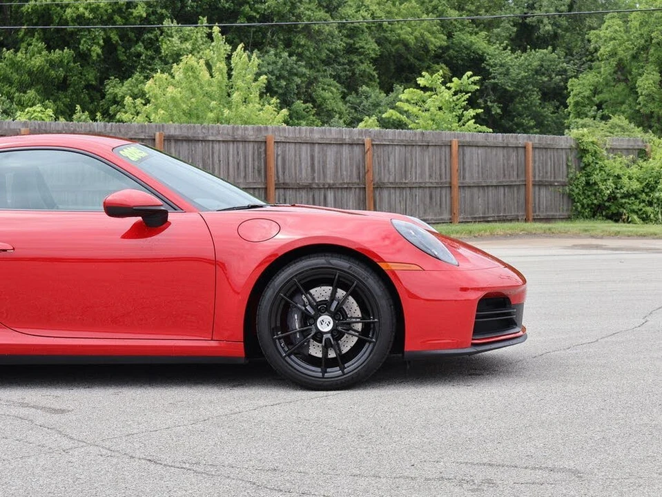 2025 Porsche 992 Carrera - Image 10 of 31