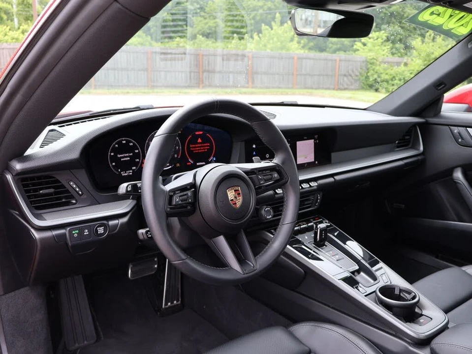 2025 Porsche 992 Carrera - Image 4 of 31