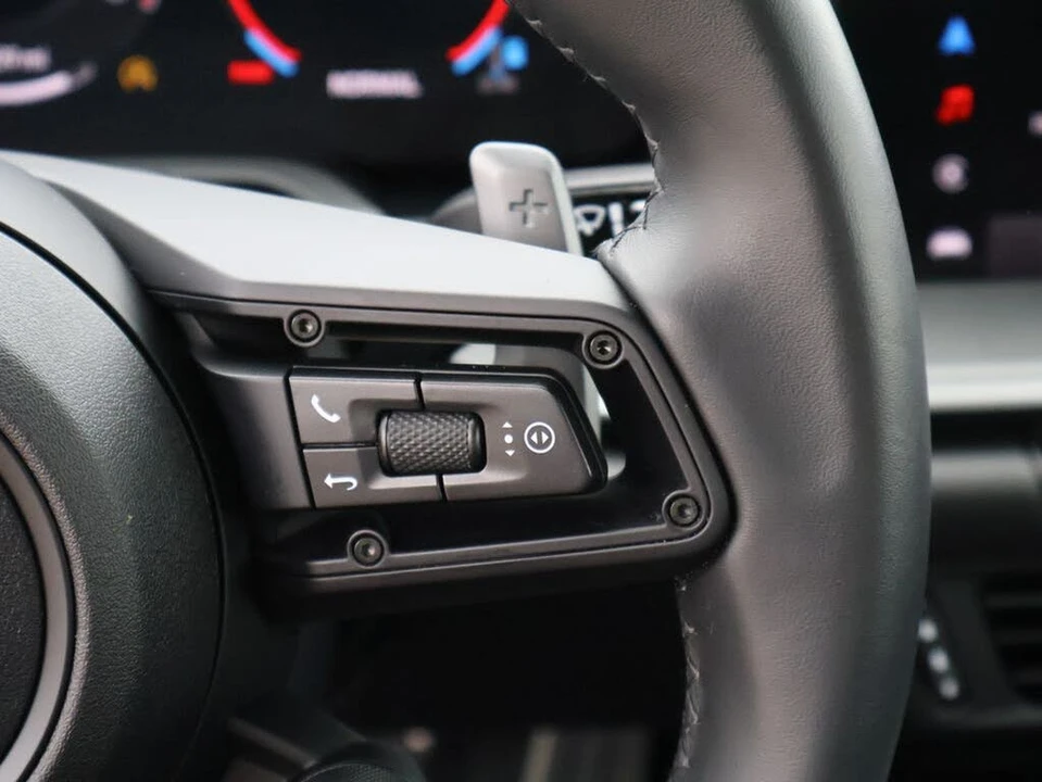 2025 Porsche 992 Carrera - Image 24 of 31