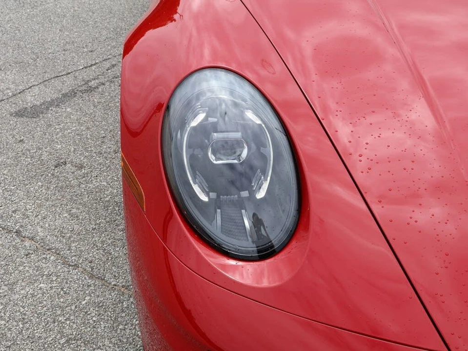 2025 Porsche 992 Carrera - Image 12 of 31