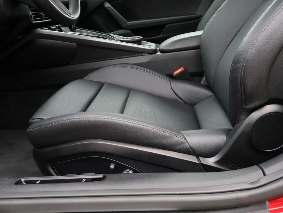 2025 Porsche 992 Carrera - Image 30 of 31