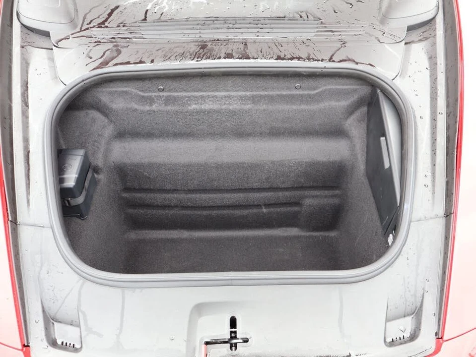 2025 Porsche 992 Carrera - Image 15 of 31