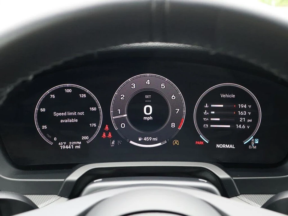 2025 Porsche 992 Carrera - Image 21 of 31