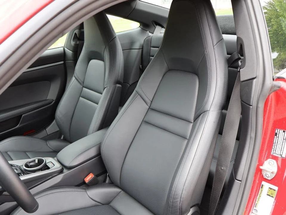 2025 Porsche 992 Carrera - Image 5 of 31