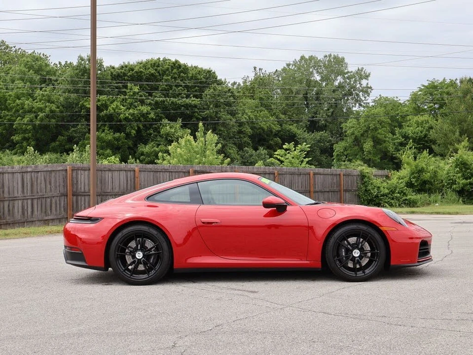2025 Porsche 992 Carrera - Image 9 of 31