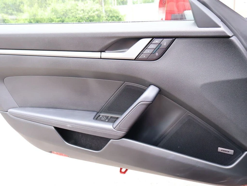 2025 Porsche 992 Carrera - Image 29 of 31