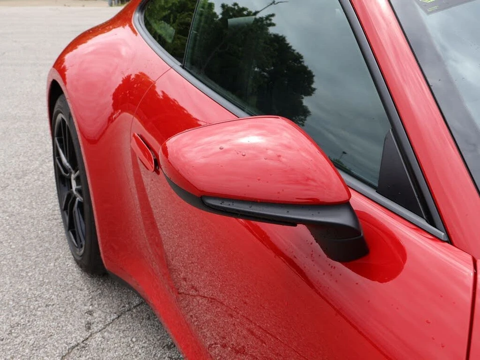 2025 Porsche 992 Carrera - Image 13 of 31