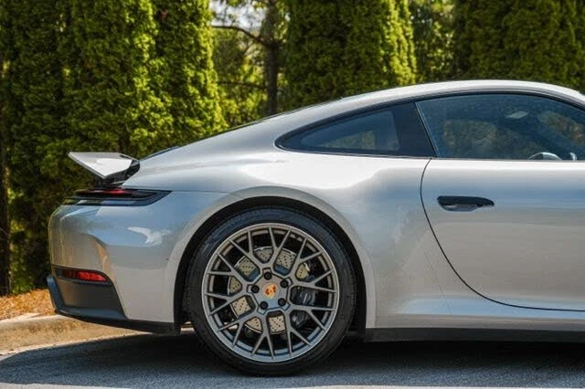2025 Porsche 992 Carrera - Image 13 of 31