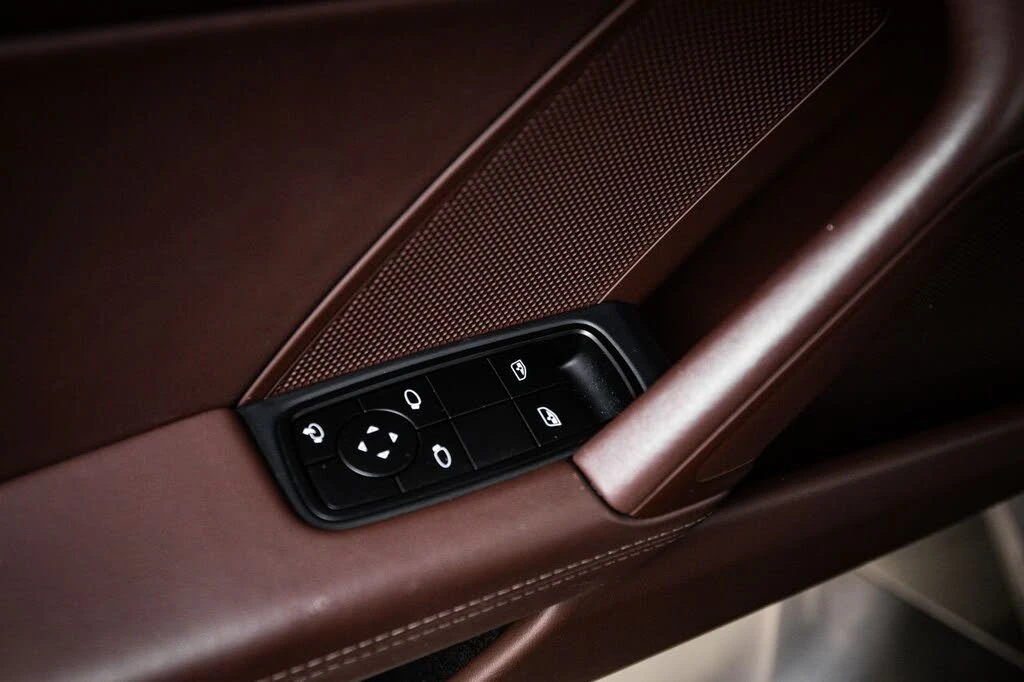 2025 Porsche 992 Carrera - Image 22 of 30