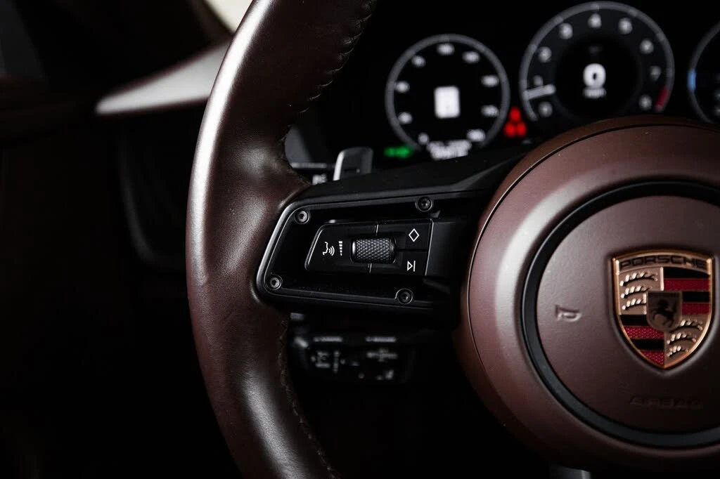 2025 Porsche 992 Carrera - Image 17 of 30