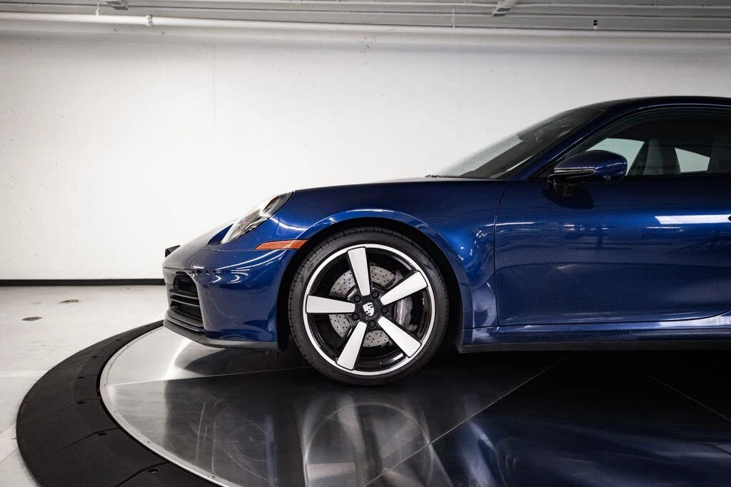 2025 Porsche 992 Carrera - Image 11 of 30
