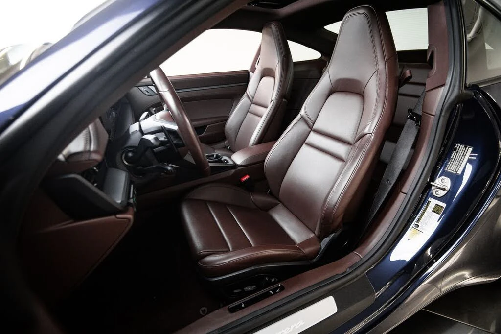 2025 Porsche 992 Carrera - Image 5 of 30