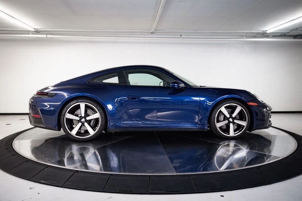 2025 Porsche 992 Carrera - Image 8 of 30