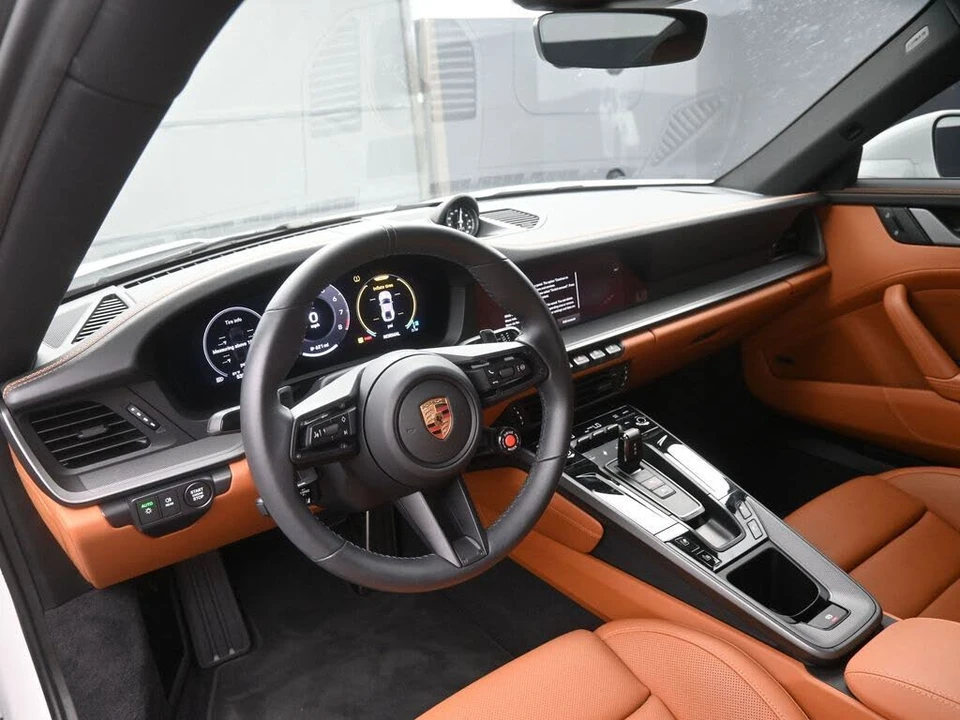 2025 Porsche 992 Carrera - Image 4 of 30