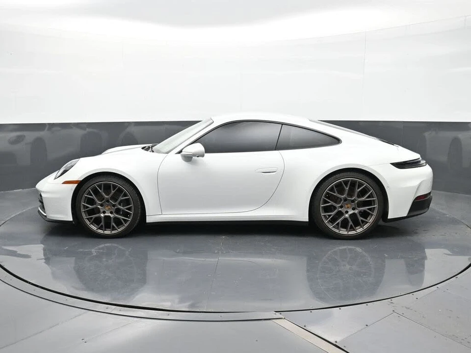 2025 Porsche 992 Carrera - Image 2 of 30