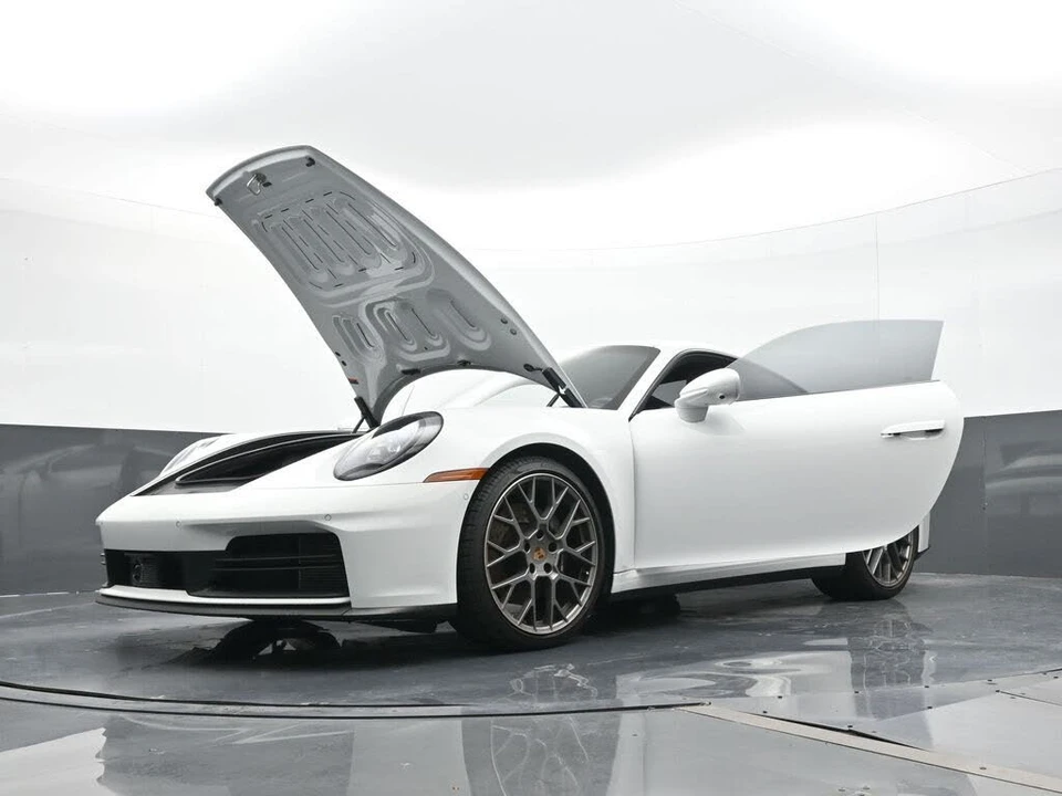 2025 Porsche 992 Carrera - Image 27 of 30