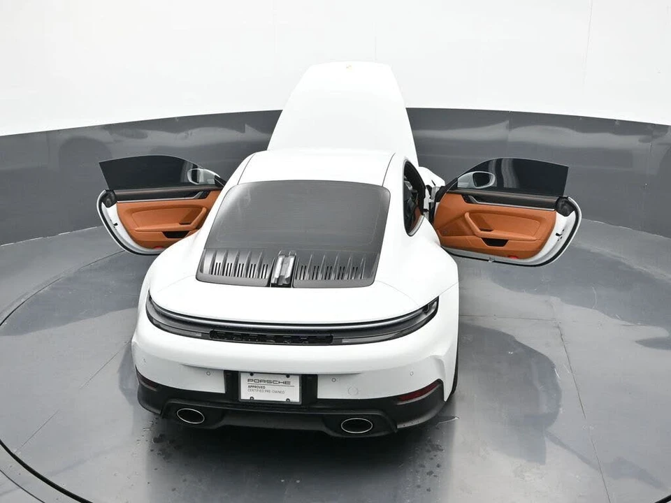 2025 Porsche 992 Carrera - Image 24 of 30