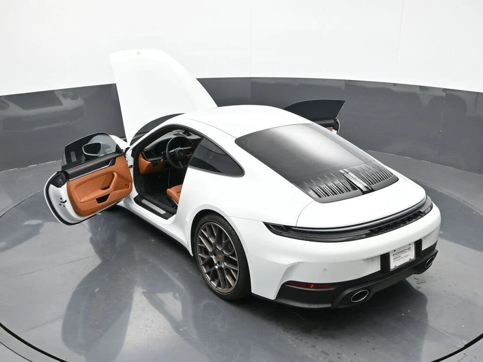 2025 Porsche 992 Carrera - Image 25 of 30