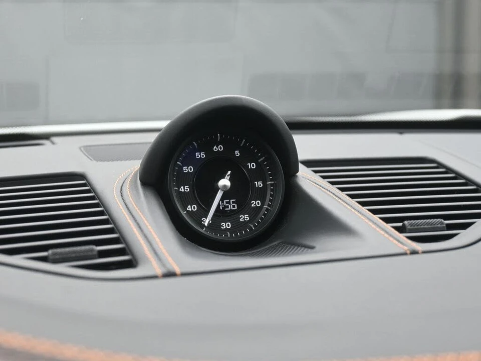 2025 Porsche 992 Carrera - Image 13 of 30