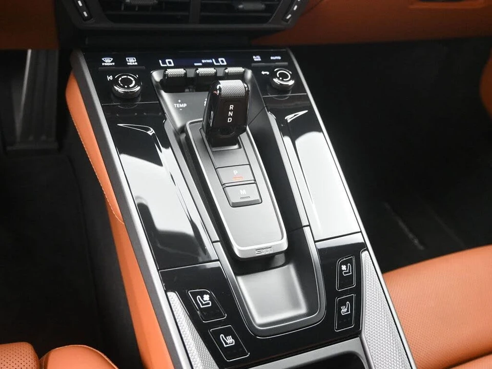 2025 Porsche 992 Carrera - Image 14 of 30