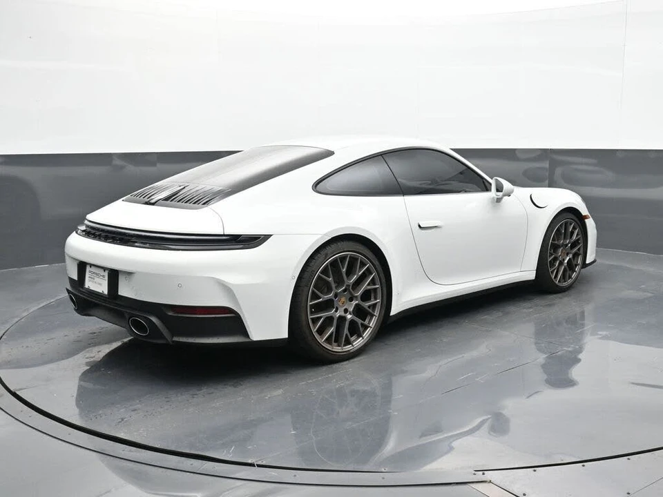 2025 Porsche 992 Carrera - Image 19 of 30